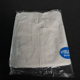 Защитный костюм белого цвета (типа Tyvek)